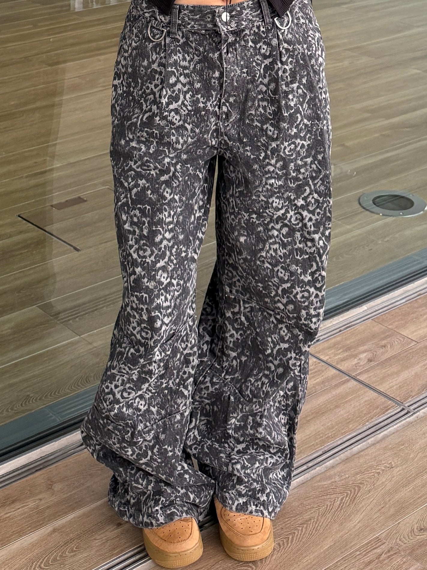 Leopard Rivet Long Wide Pants