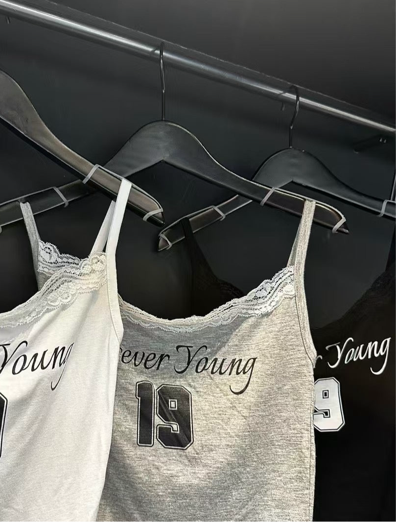 “FOREVER YOUNG 19”Camisole