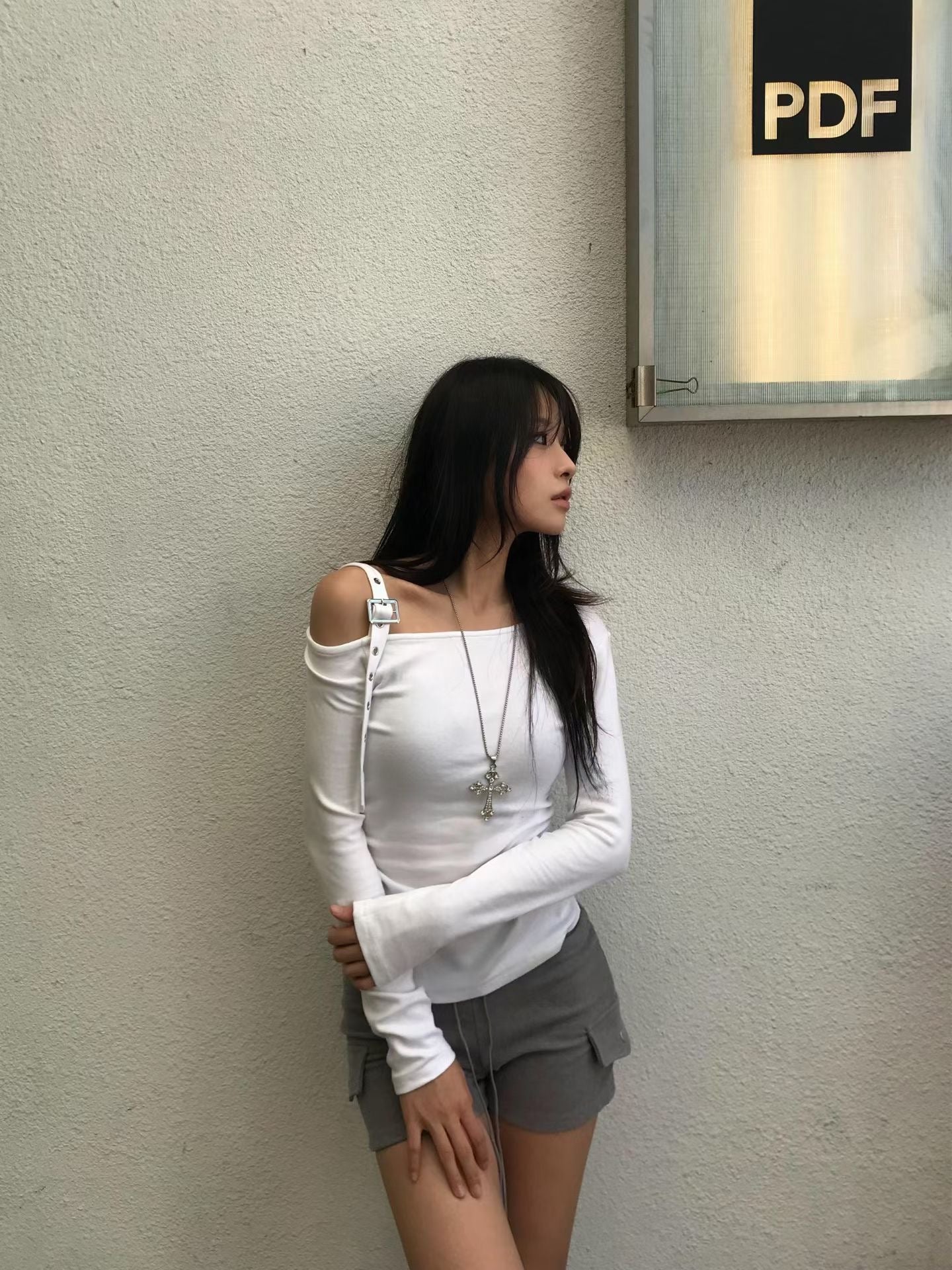 One-shoulder Unbalanced Long-sleeved Top