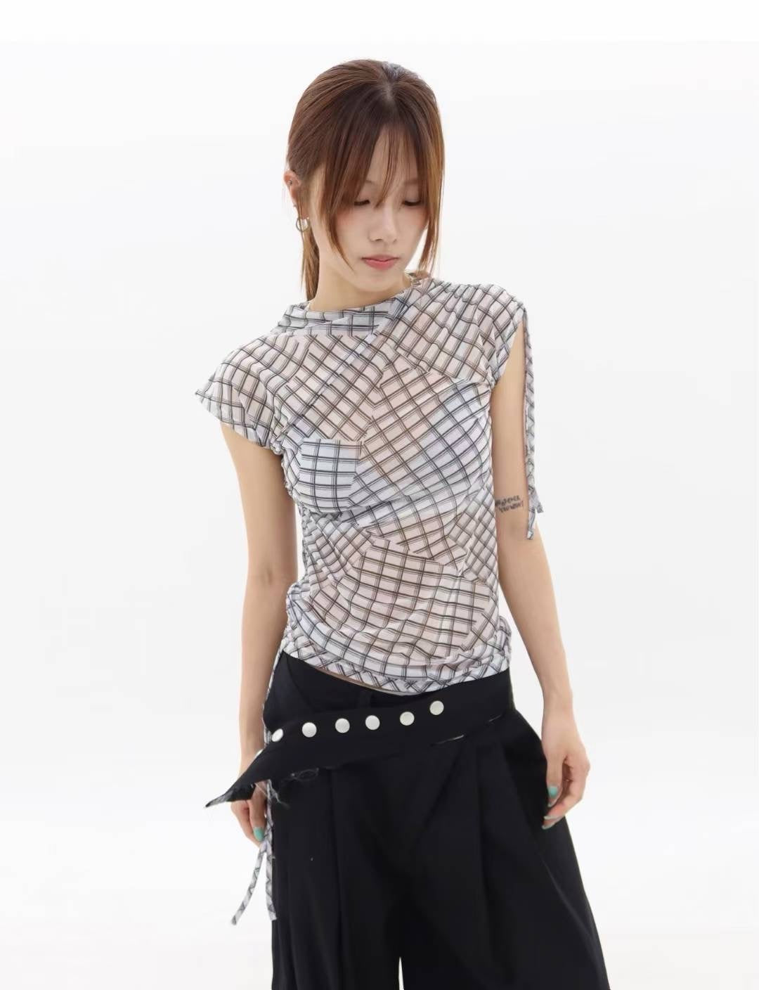 小飛袖格仔透薄上衣 Flutter Sleeves Checkered Sheer Top
