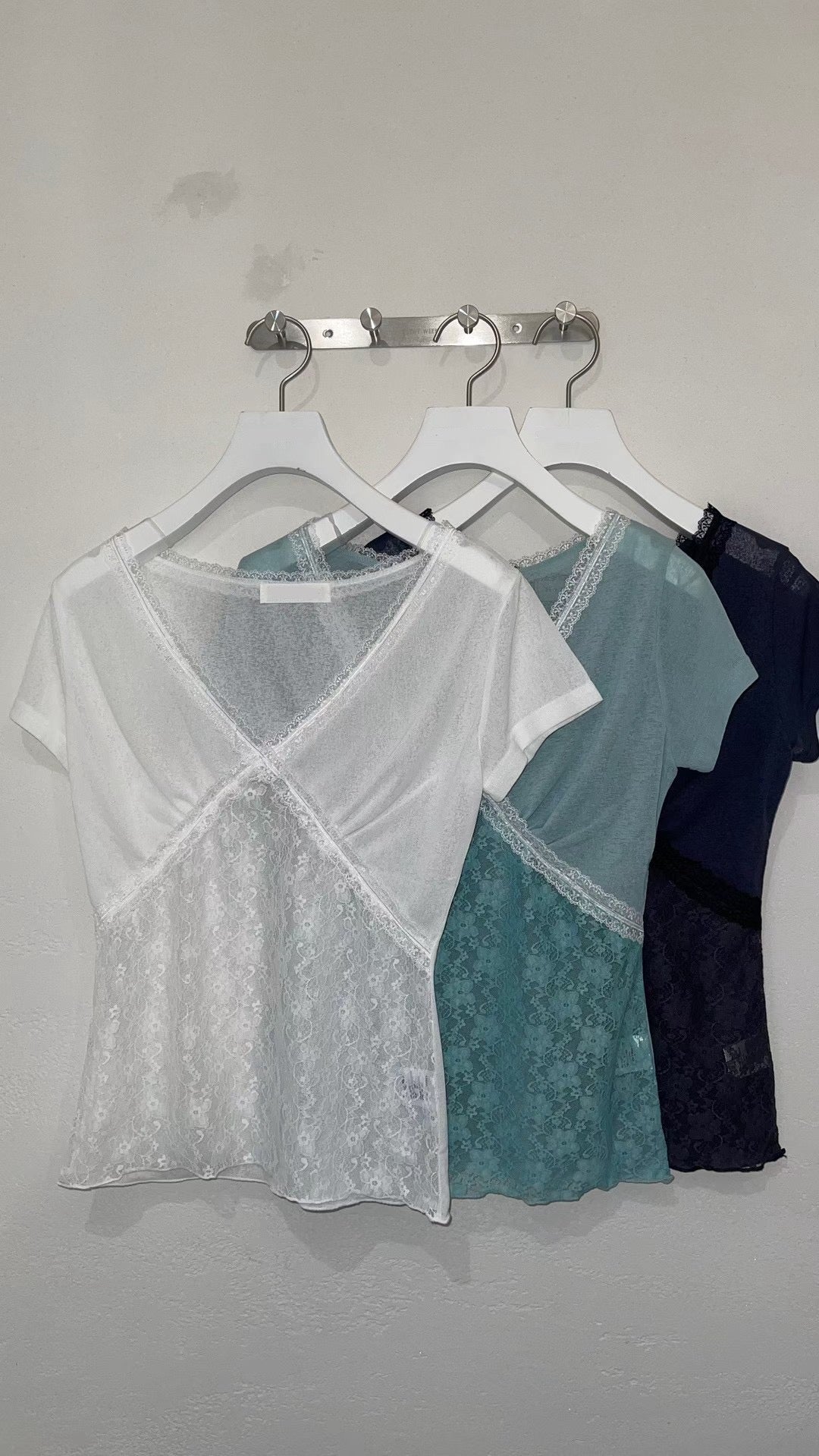復古蕾絲短袖上衣 Vintage Lace Short-sleeved Top