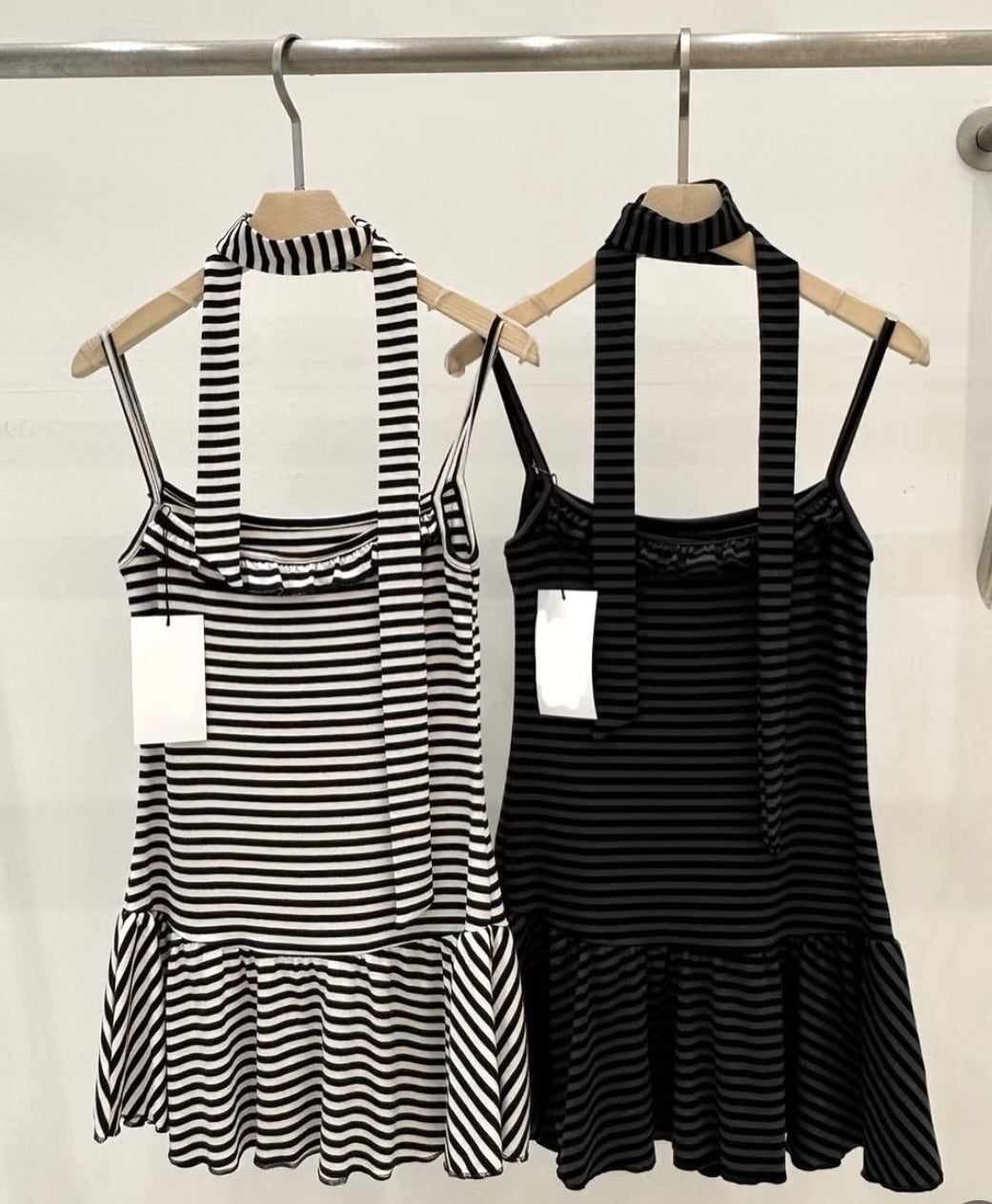 條紋掛頸吊帶裙 Striped Halter Neck Dress
