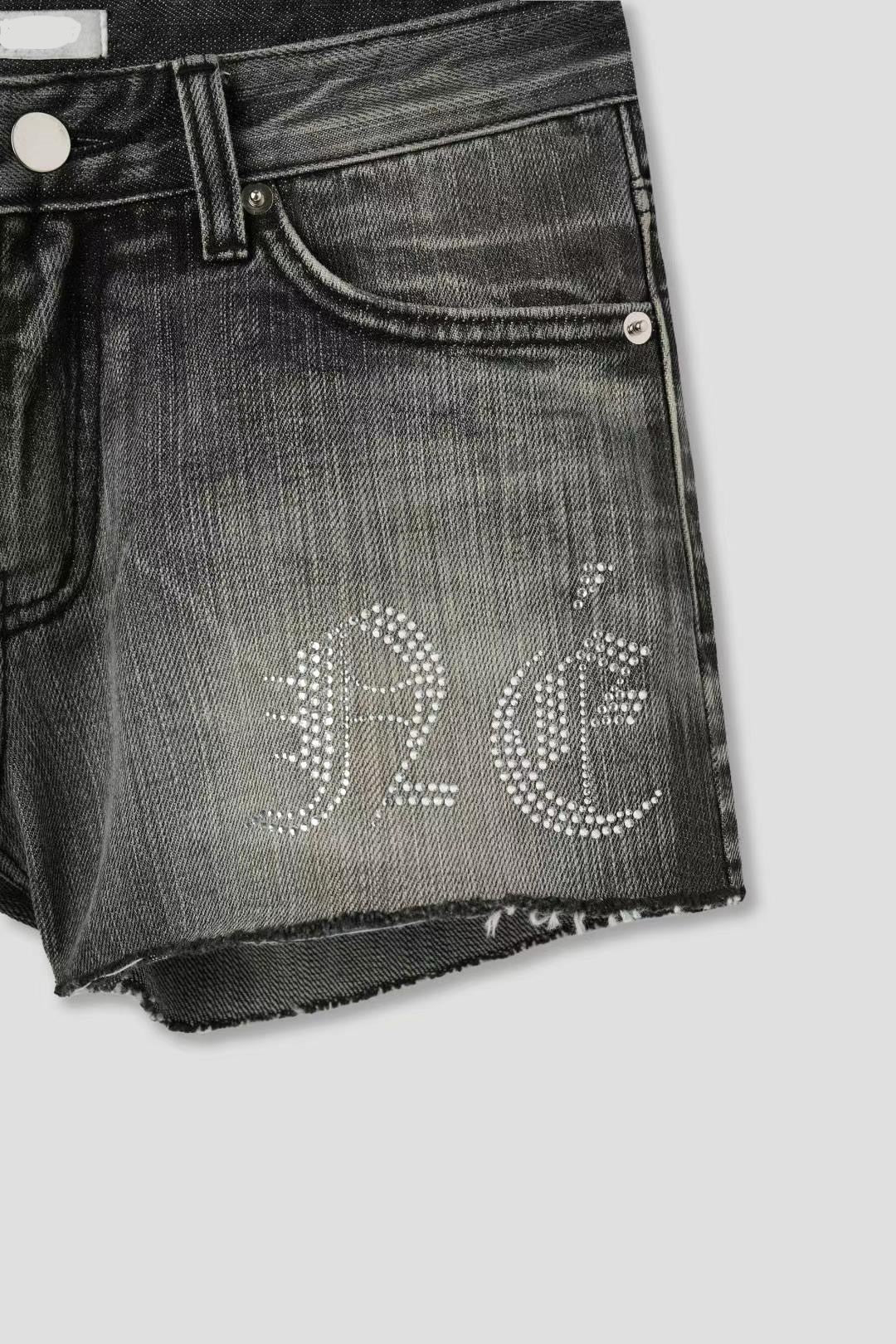 Blink Blink Word Denim Shorts 閃石字母牛仔短褲