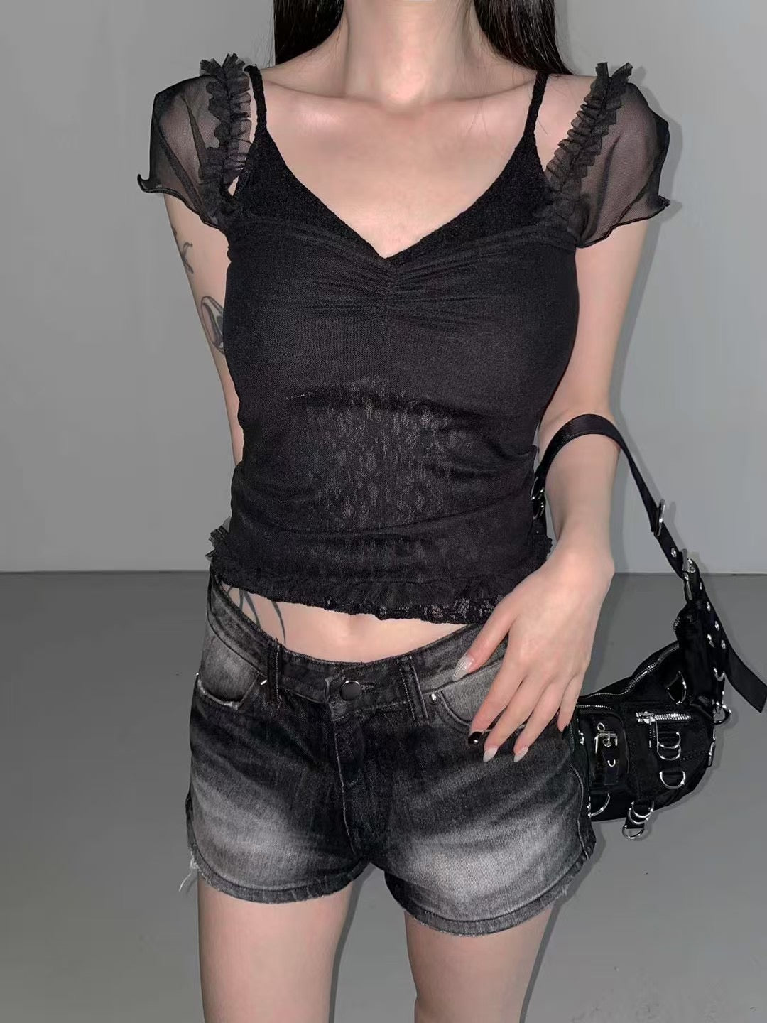 荷葉邊蝴蝶結透膚短袖上衣 Ruffled Ribbon Lace Short-sleeves