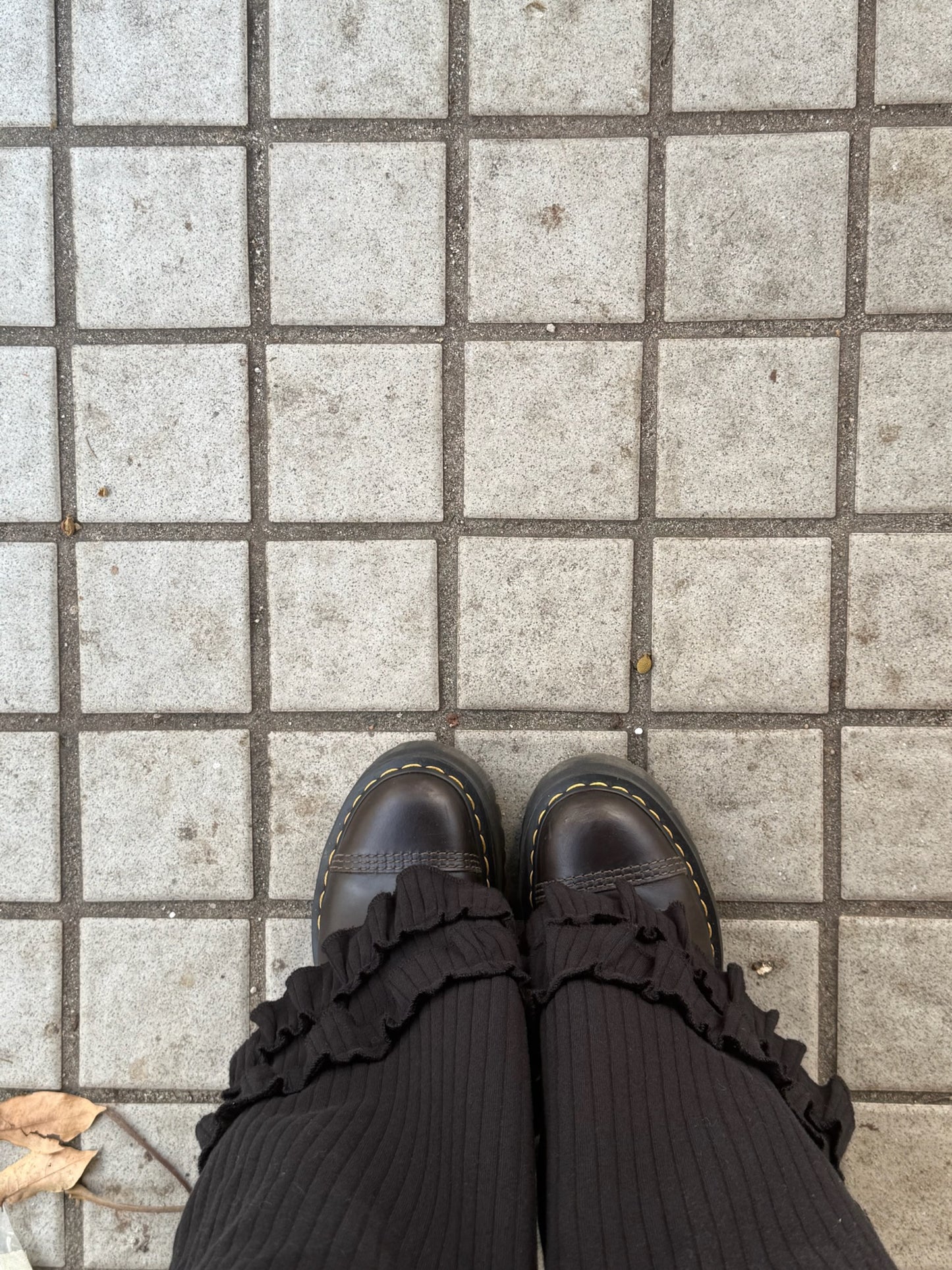荷葉邊喇叭褲 Ruffled Bell Pants