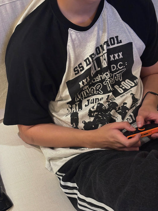 Graphic raglan T-shirt