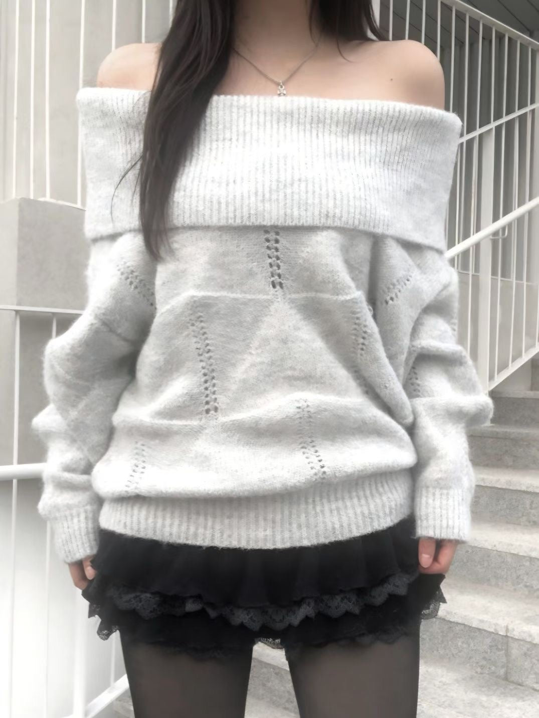 Off-shoulder Knit