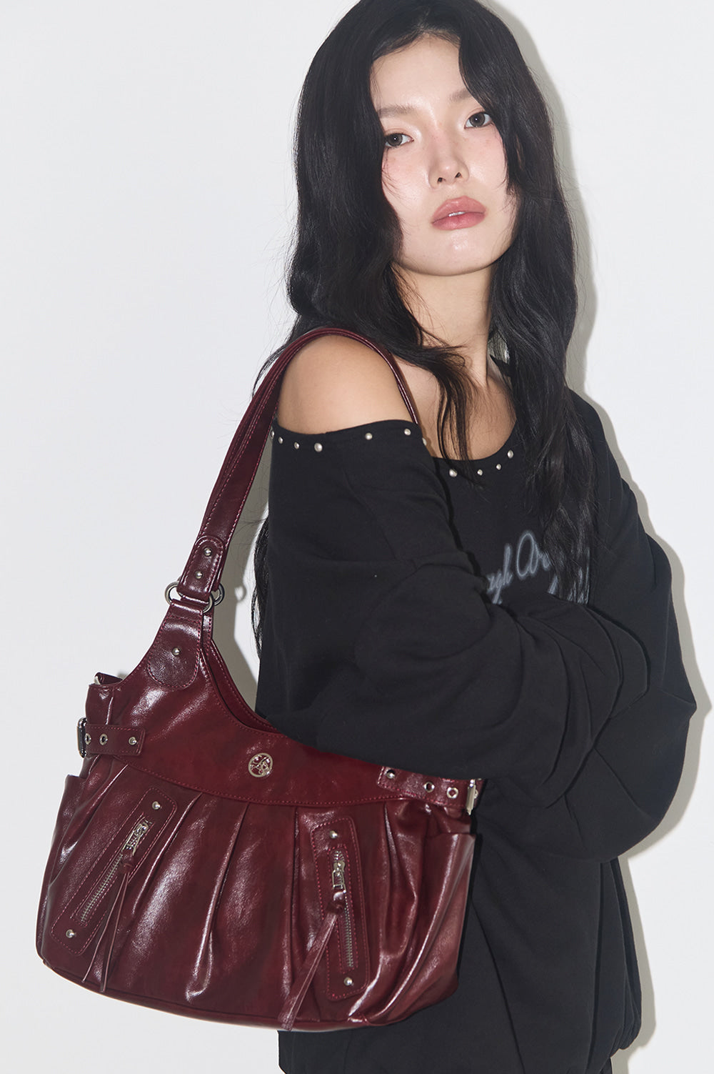 【ILLIGO】Amber Buckle Shoulder Bag | Burgundy