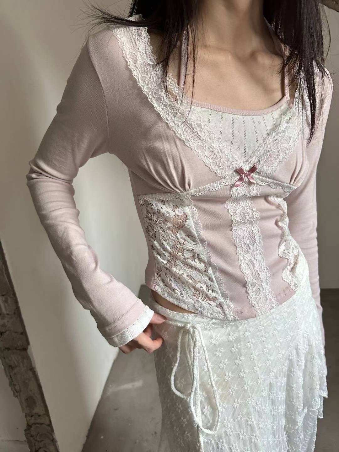 Lace Fake-two-piece Long-sleeves Top