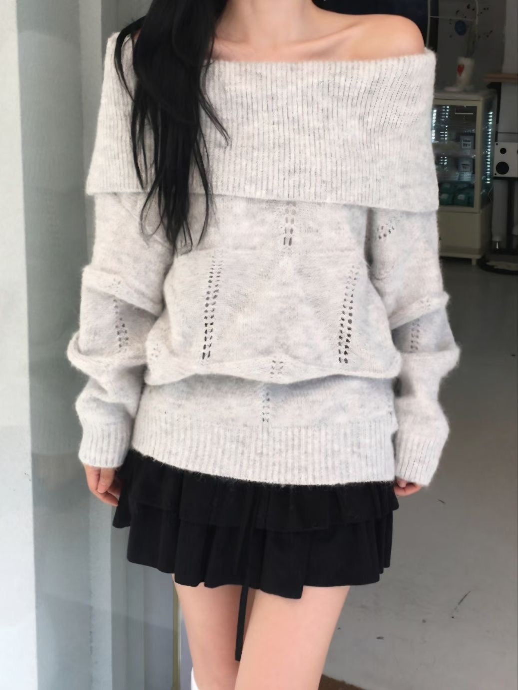 Off-shoulder Knit