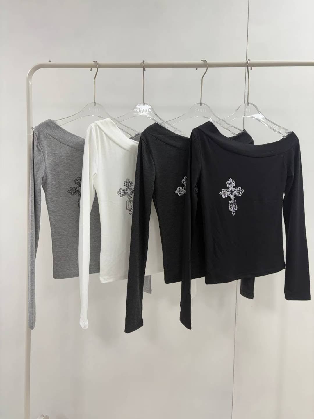 Cross One-shoulder Long-sleeved Top