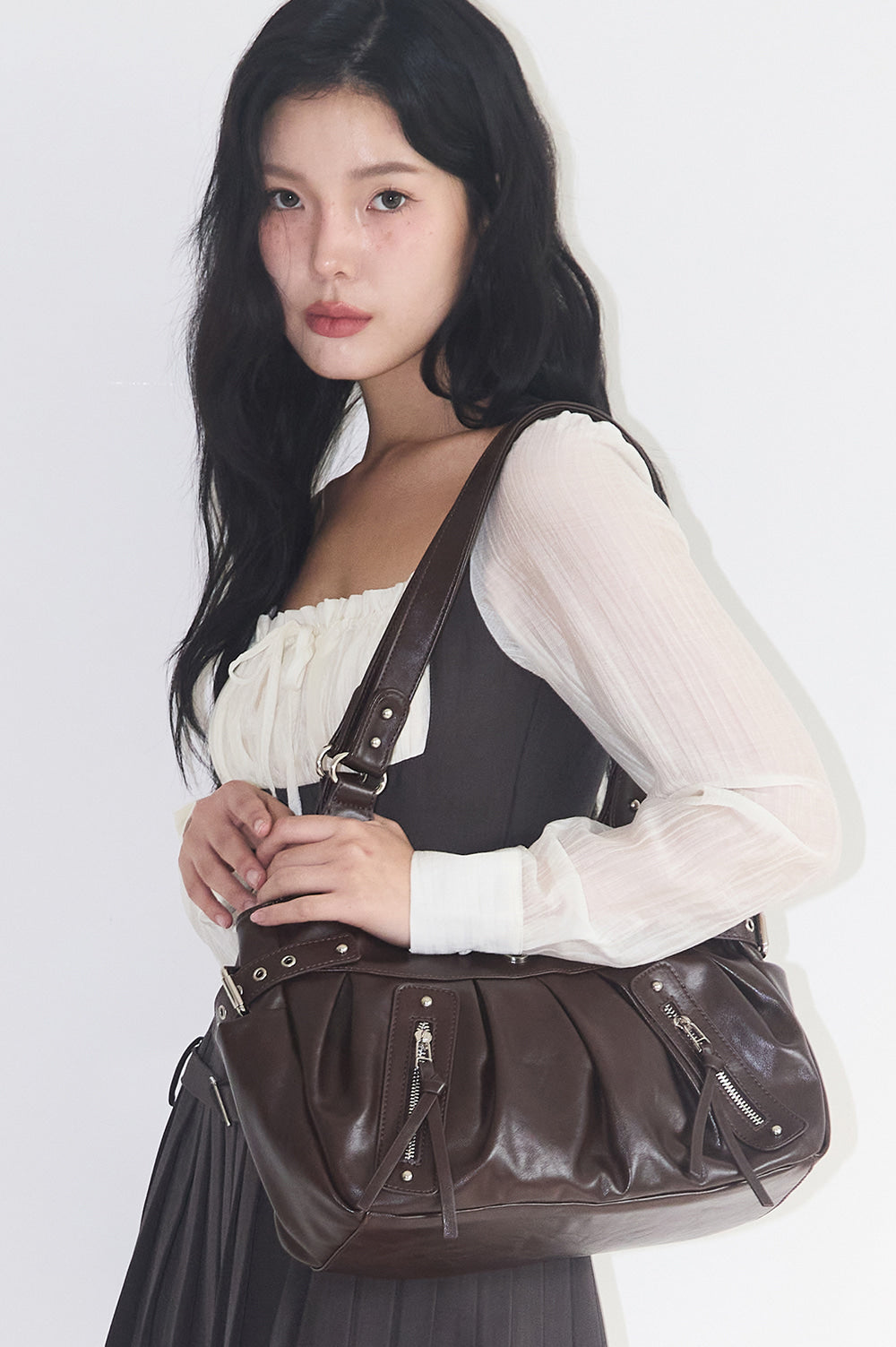 【ILLIGO】Amber Buckle Shoulder Bag | Brown