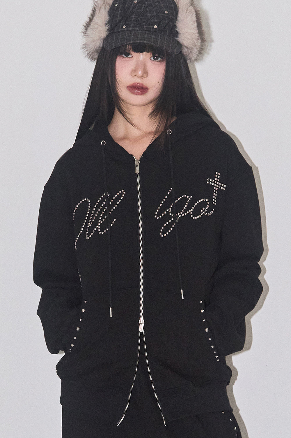 【ILLIGO】Cross Hotfix Hooded Zip-up | Black
