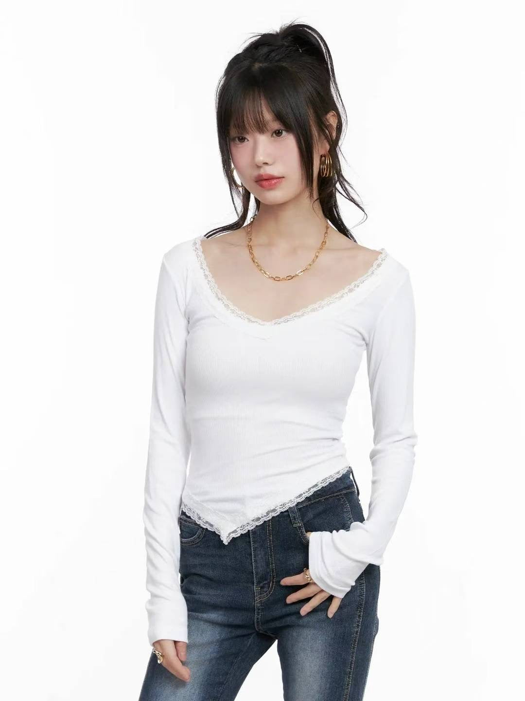 蕾絲修腰薄長袖 Laced V-shape Long-sleeve