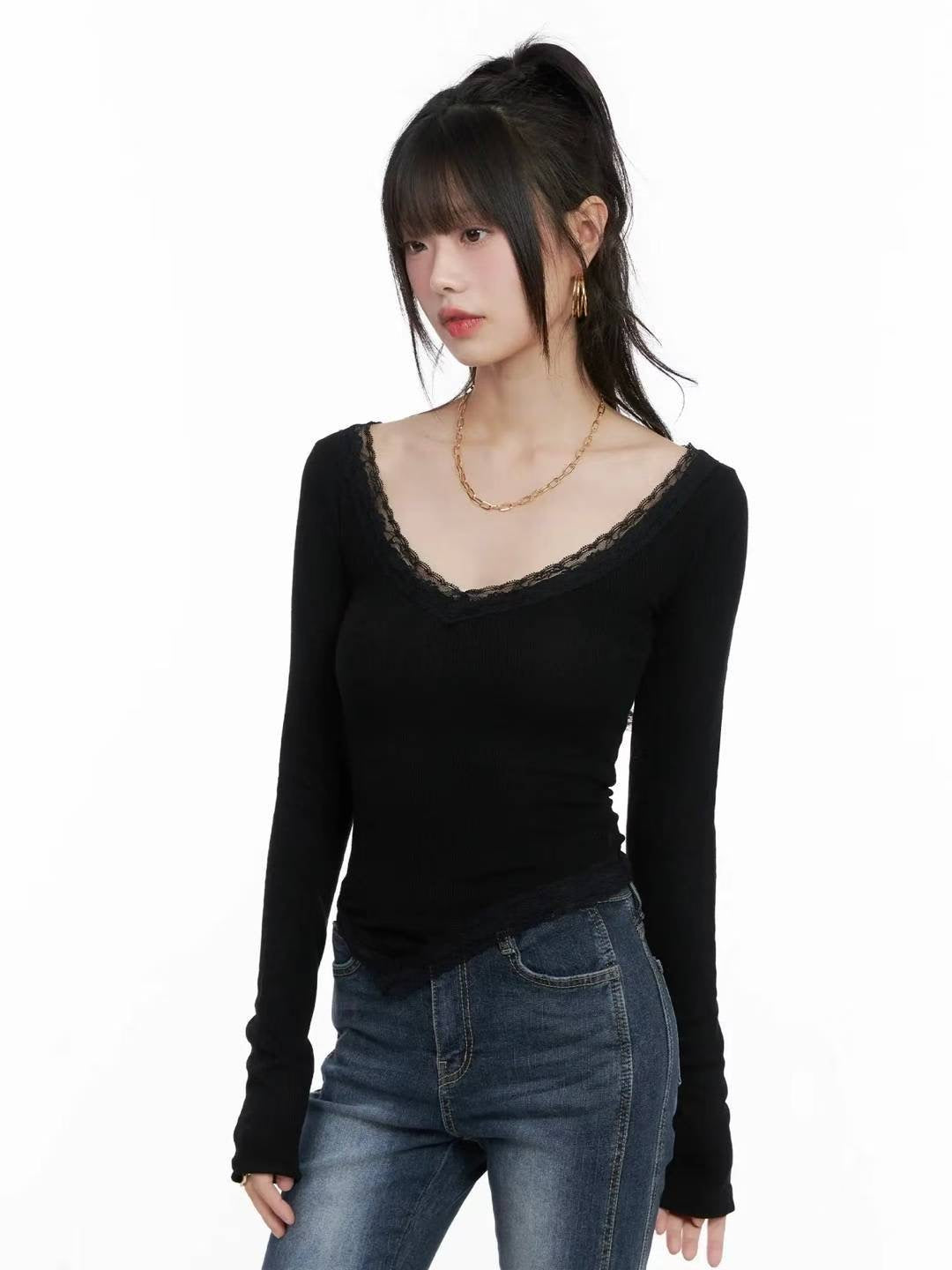 蕾絲修腰薄長袖 Laced V-shape Long-sleeve