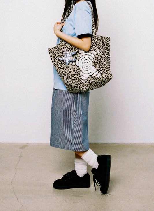【WEBHOUSE】Twister Star Tote Bag | Leopard