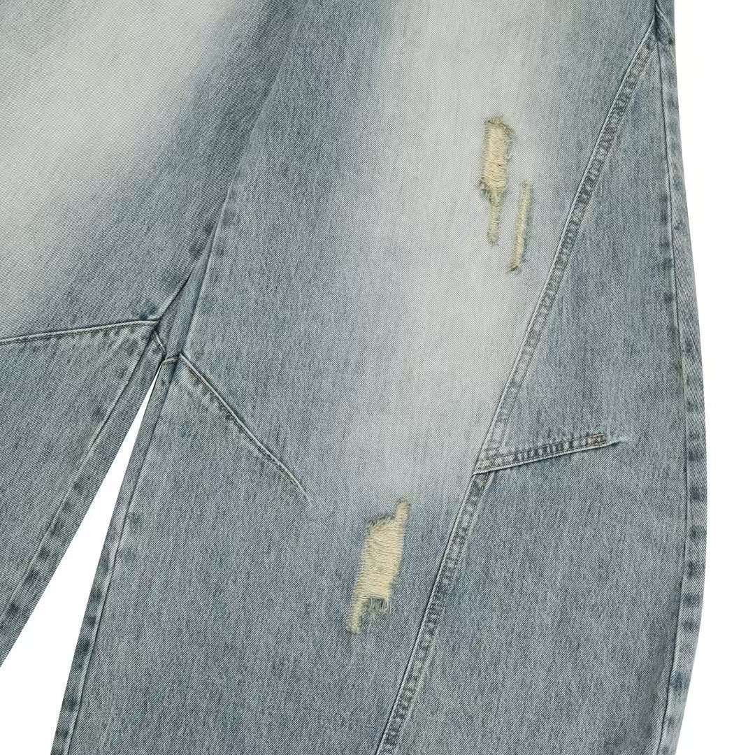 洗水牛仔彎刀褲 Washed Barrel-leg Demin Jeans