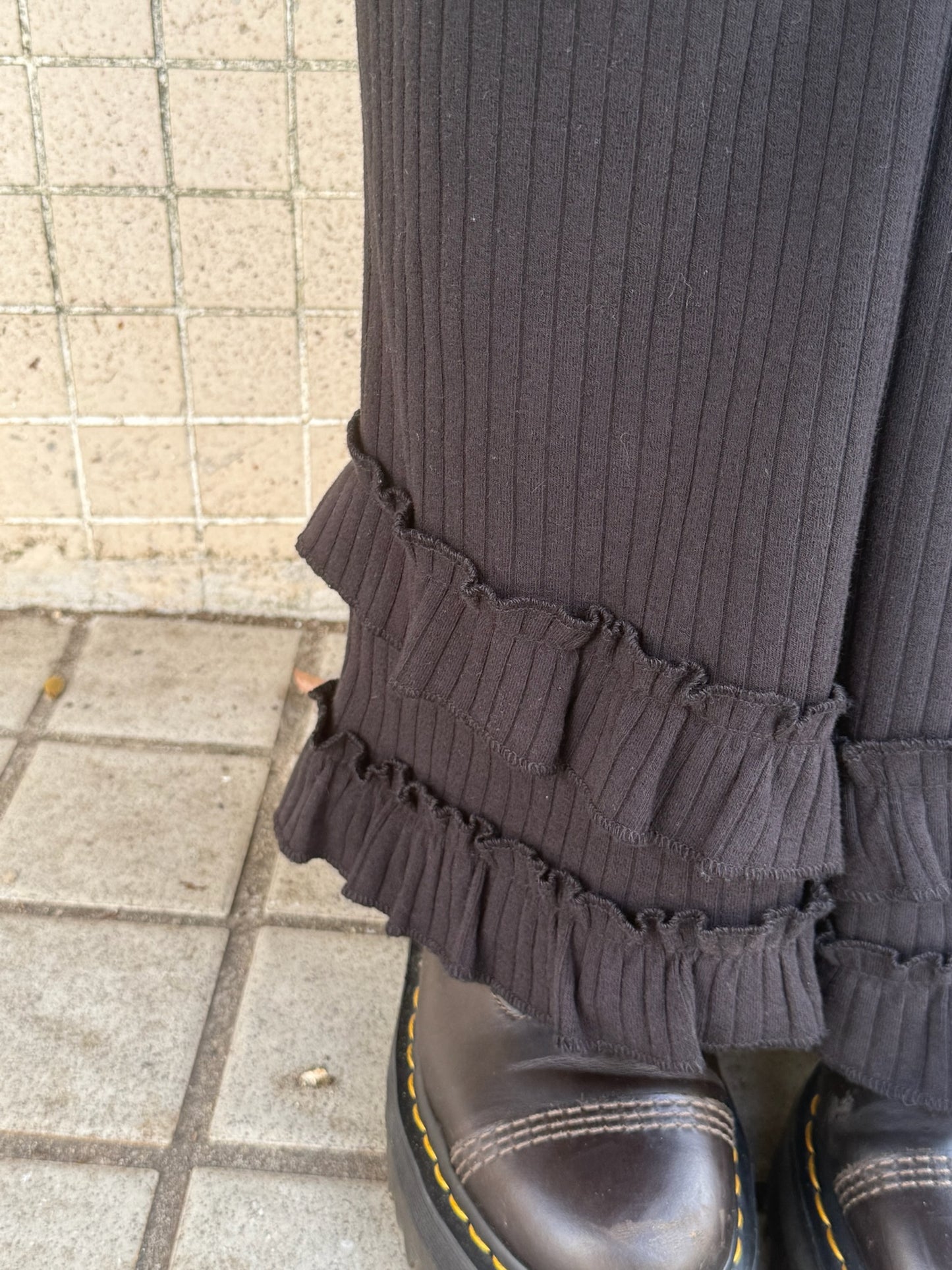 荷葉邊喇叭褲 Ruffled Bell Pants